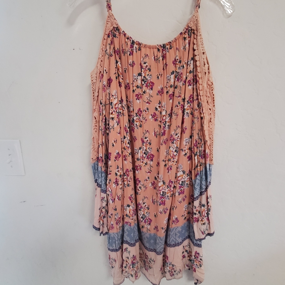 Boho Hippie Off Shoulder Dress  with Lace on Sleeves. Size M/L. No Tags.